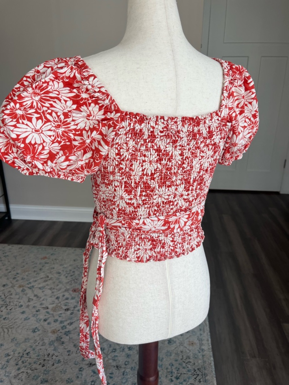 Madewell Red & White Floral Sweetheart Wrap Crop Top with Puff Sleeves - Picture 2 of 7